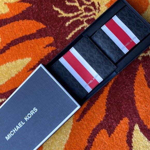 Michael Kors Boxed Signature 3 in 1 Bifold Wallet In Black / Flame Red - Picture 3 of 16